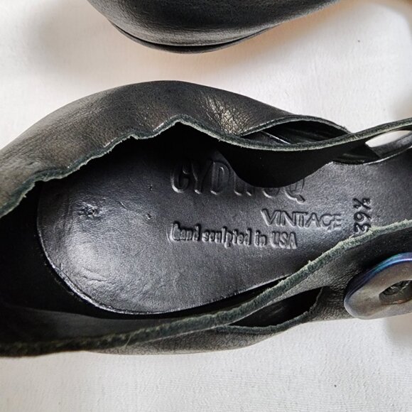 Cydwoq | Black Leather Low Heels Pointed Toe - Picture 3 of 9
